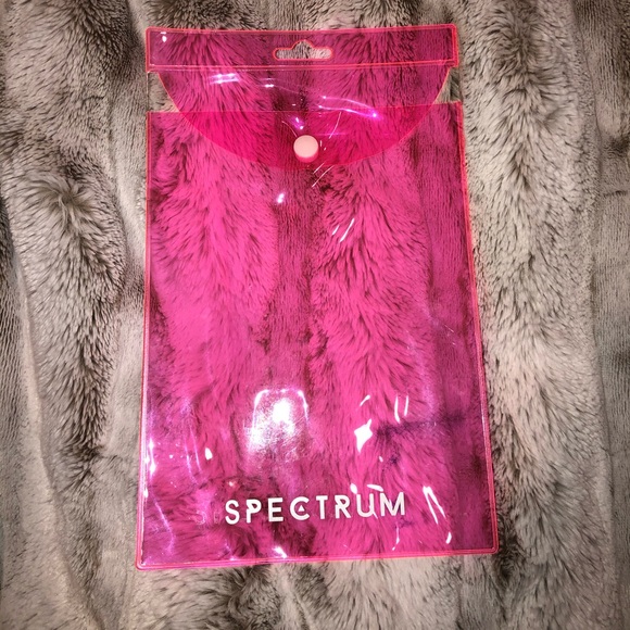 Spectrum clear makeup pouch - Picture 1 of 3